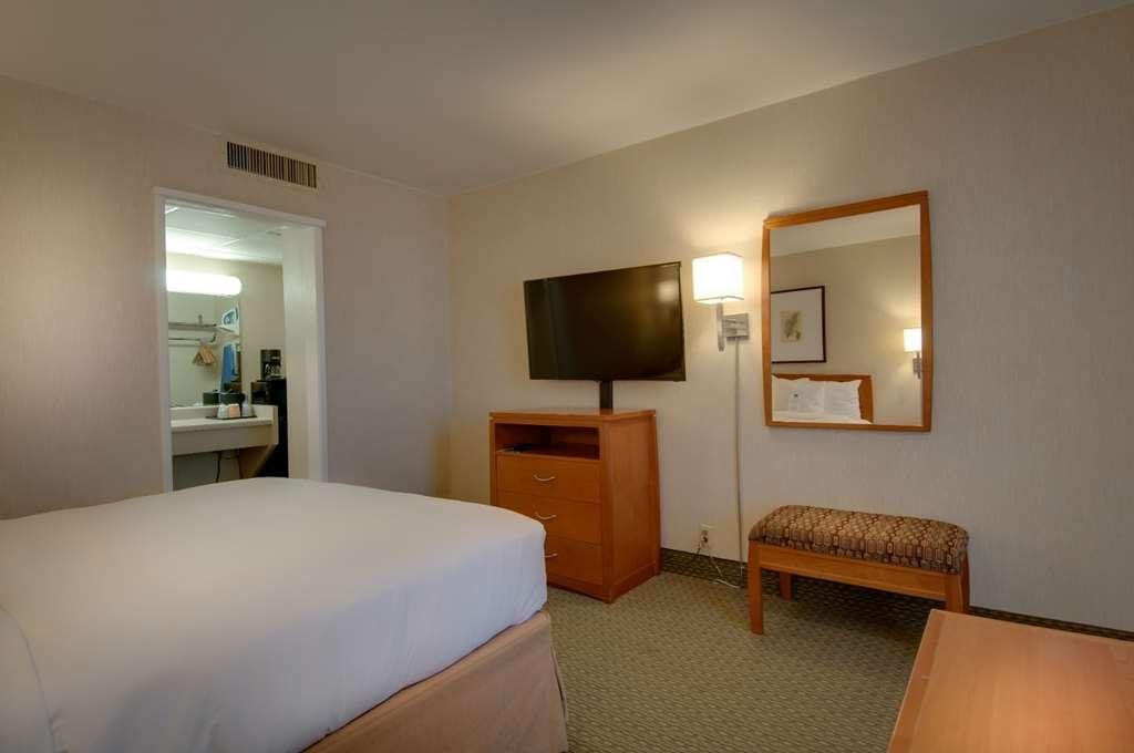 Vagabond Inn Glendale Room photo