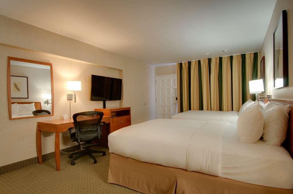 Vagabond Inn Glendale Room photo